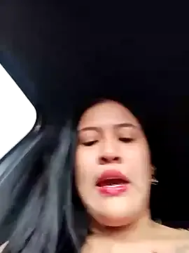 Dolce – webcam model profile photo Image 3