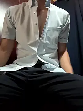 GrettaGrand – webcam model profile photo Image 13