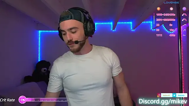 AyshaConnor – webcam model profile photo Image 3