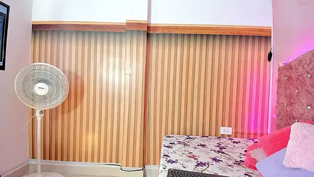 kassandra- – webcam model profile photo Image 13