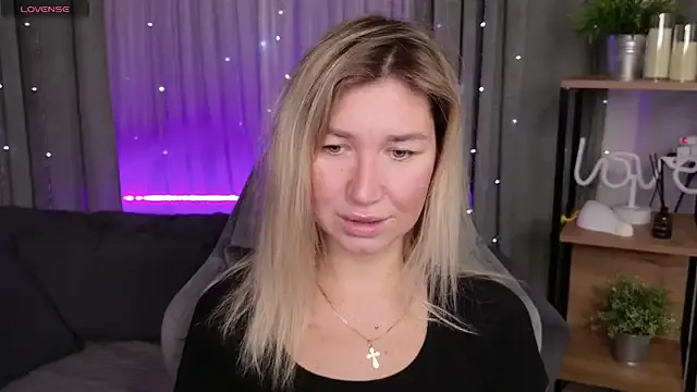 AdrianaAndrade – webcam model profile photo Image 18