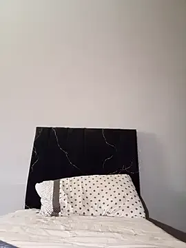 PollyElfi – webcam model profile photo Image 13