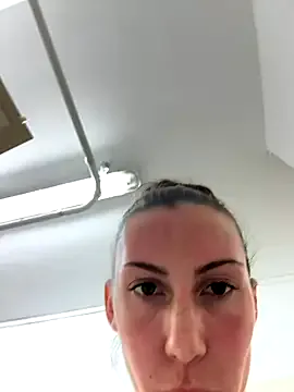 KateGale – webcam model profile photo Image 17