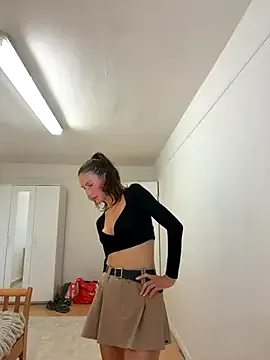 KateGale – webcam model profile photo Image 9