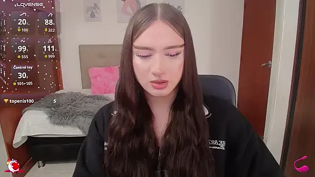 Dolce – webcam model profile photo Image 11