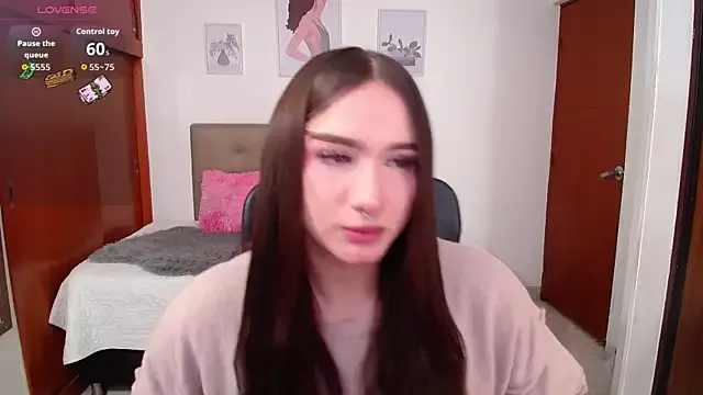 Dolce – webcam model profile photo Image 13