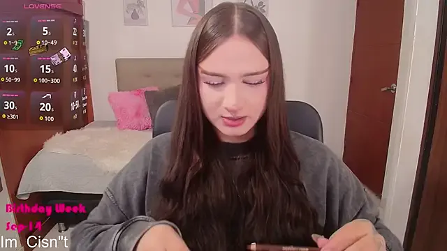 Dolce – webcam model profile photo Image 15