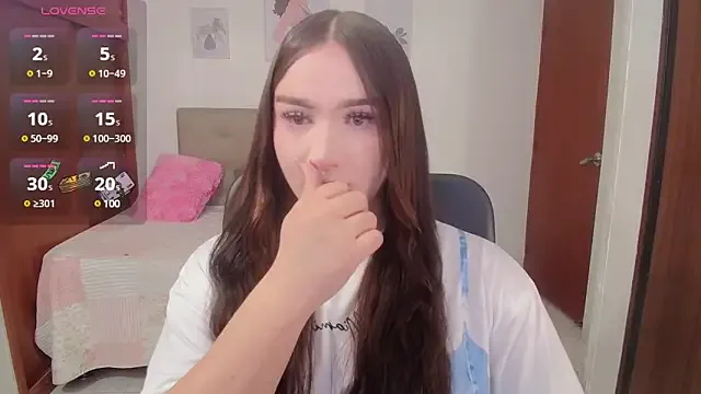 Dolce – webcam model profile photo Image 5