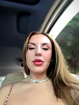 AmberJoulie – webcam model profile photo Image 11