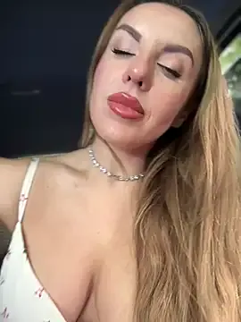 AmberJoulie – webcam model profile photo Image 17