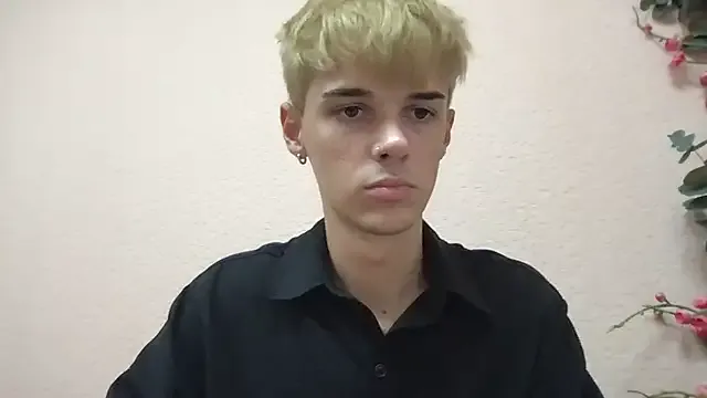 Seira__nn – webcam model profile photo Image 2