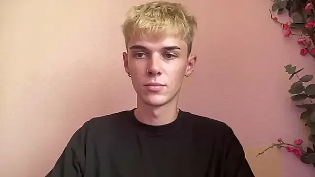 Seira__nn – webcam model profile photo Image 3