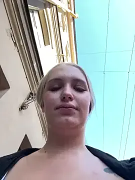 V-Hot-Sweti – webcam model profile photo Image 12