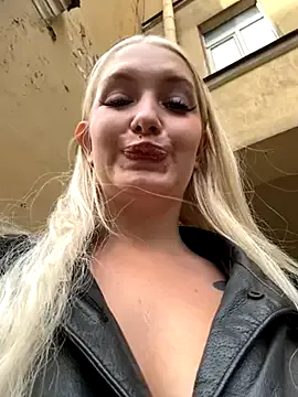 V-Hot-Sweti – webcam model profile photo Image 15