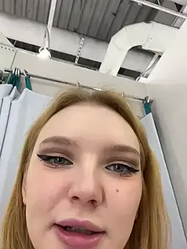 MiraReach – webcam model profile photo