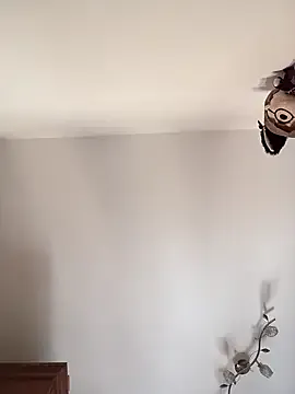 MirianaB – webcam model profile photo