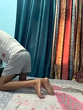 AyshaConnor – webcam model profile photo Image 2