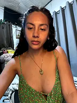 Dolce – webcam model profile photo Image 7