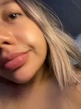 molochnaya000 – webcam model profile photo Image 13