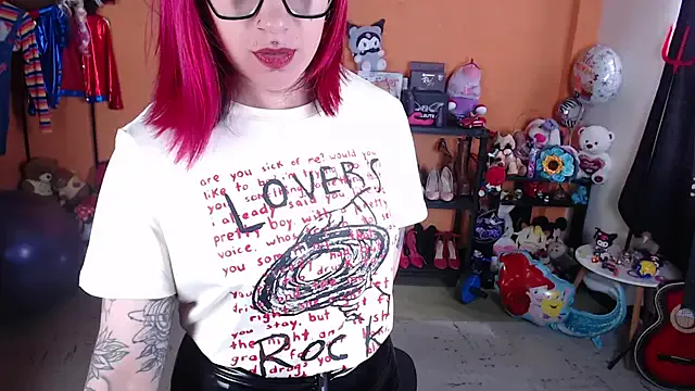 Dolce – webcam model profile photo Image 7