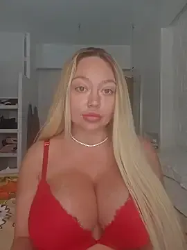 MelinaLuviani – webcam model profile photo Image 4