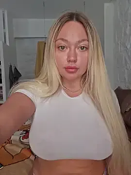 MelinaLuviani – webcam model profile photo Image 5