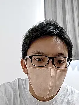 MiraKova – webcam model profile photo Image 5