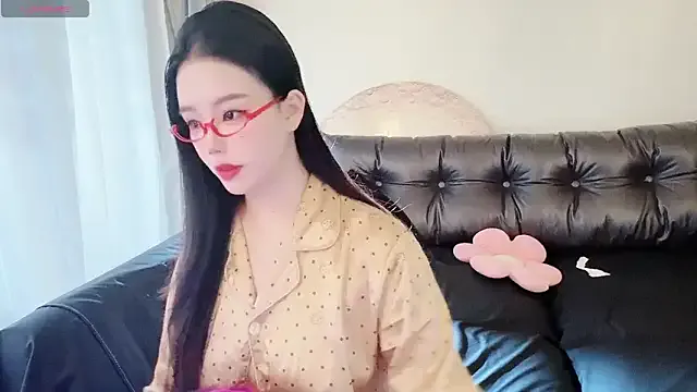 RuddyReyes – webcam model profile photo Image 2