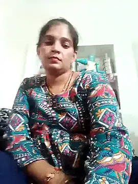 CristinaRous – webcam model profile photo Image 3