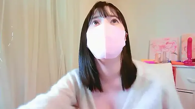 MiraKova – webcam model profile photo Image 18