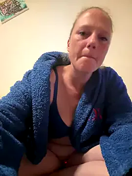 KateGale – webcam model profile photo Image 11