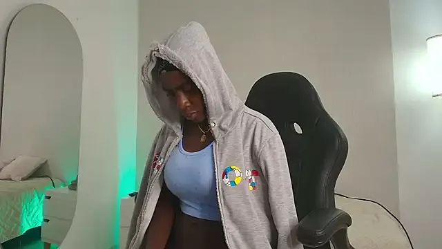 KateGale – webcam model profile photo Image 4