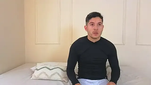 Taanni – webcam model profile photo Image 13