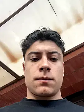 ainaht – webcam model profile photo Image 4