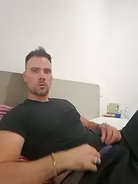 Dolce – webcam model profile photo Image 13