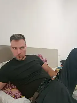 Dolce – webcam model profile photo Image 14