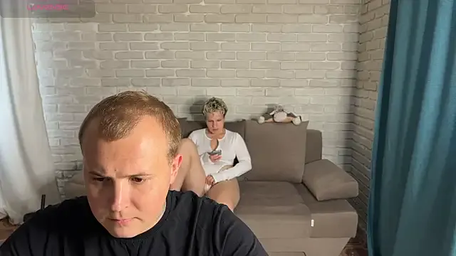 EmiBrow – webcam model profile photo Image 5