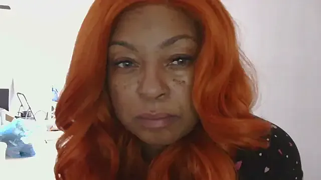 VikkiAndGeorge – webcam model profile photo Image 15