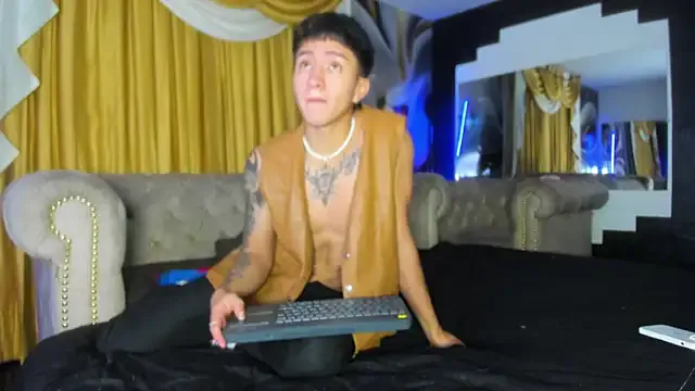 Anisyia – webcam model profile photo Image 4