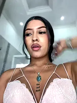 priya_sharma02 – webcam model profile photo Image 2