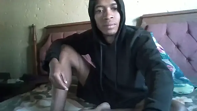 AdeleWood – webcam model profile photo Image 10