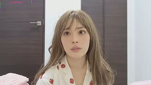 GoldenTeen20 – webcam model profile photo Image 10