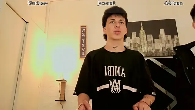 Dolce – webcam model profile photo Image 10