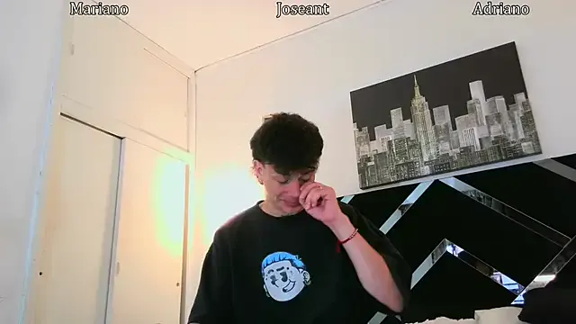 Dolce – webcam model profile photo Image 11