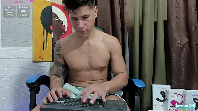 Dolce – webcam model profile photo Image 2