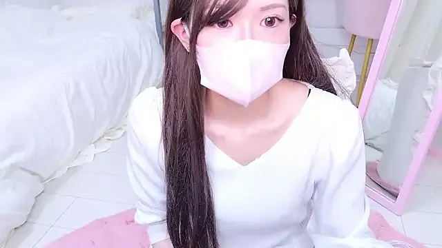 MiraKova – webcam model profile photo Image 14