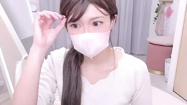 MiraKova – webcam model profile photo Image 15