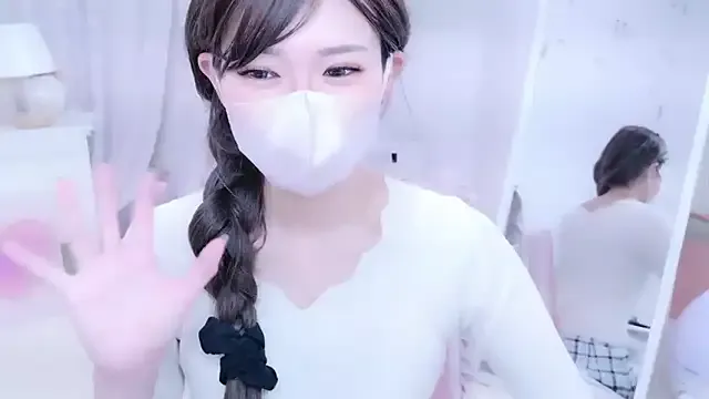 MiraKova – webcam model profile photo Image 19