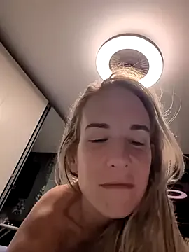 MissyMoon – webcam model profile photo Image 4