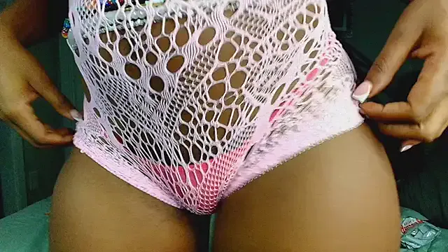 SajaraBowen – webcam model profile photo Image 6